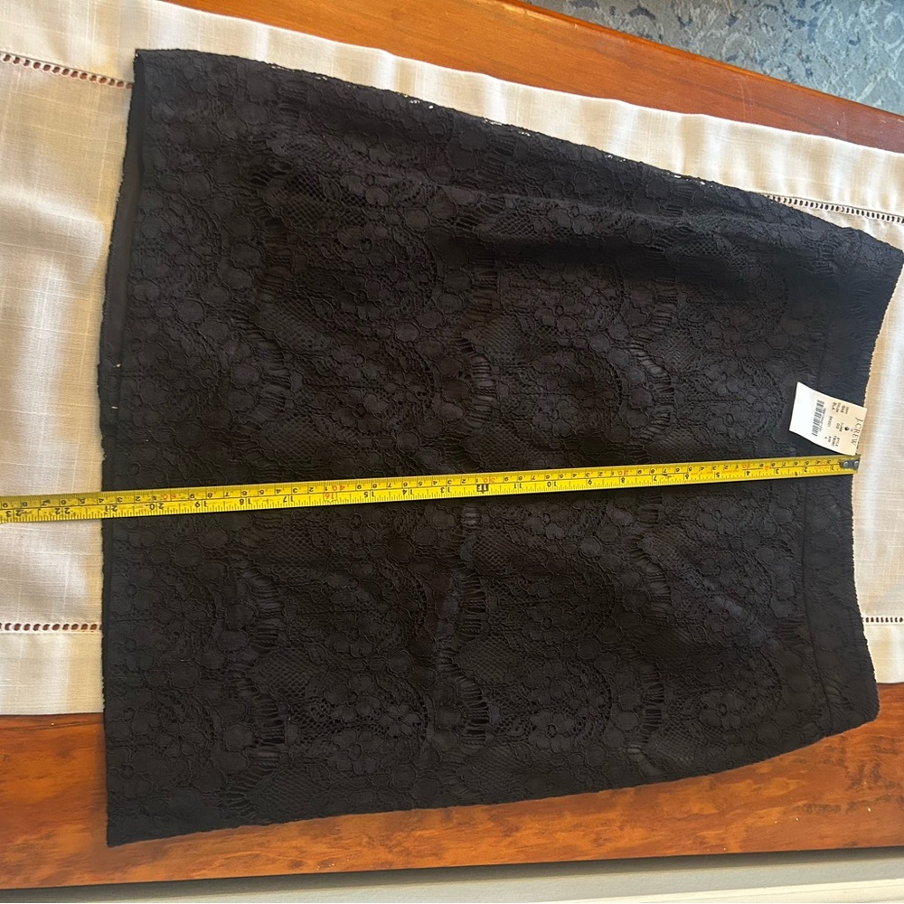 NWT J Crew Elegant Lace Black Pencil Skirt - Picture 2 of 8